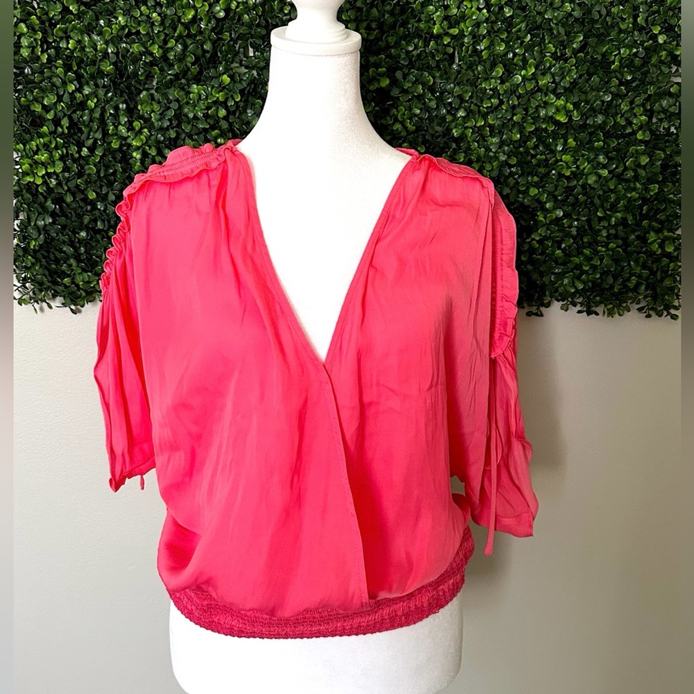 Current Air Los Angeles Medium (4/6) Pink Ruched Sleeve V-Neck Blouse